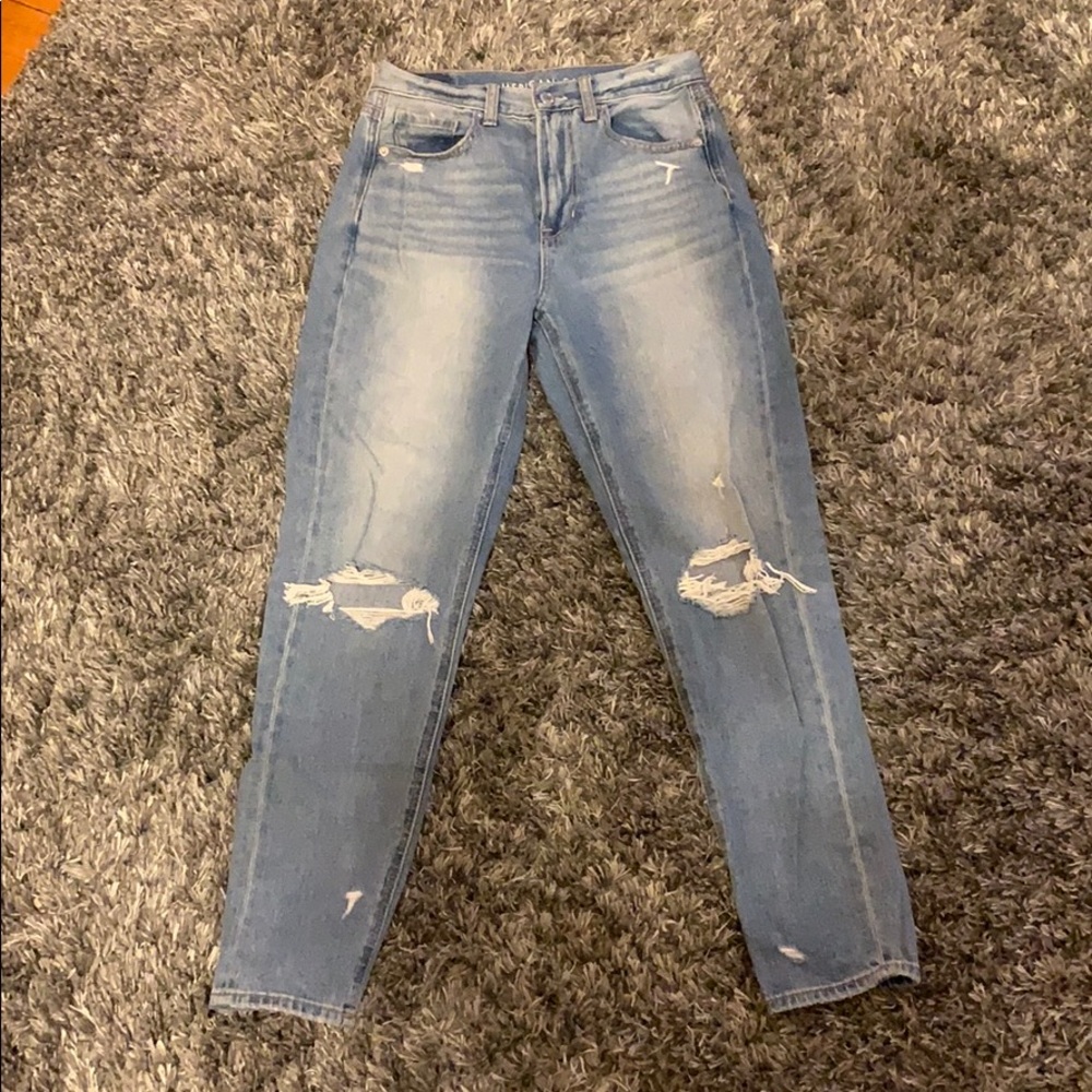 NWOT American Eagle Mom jeans